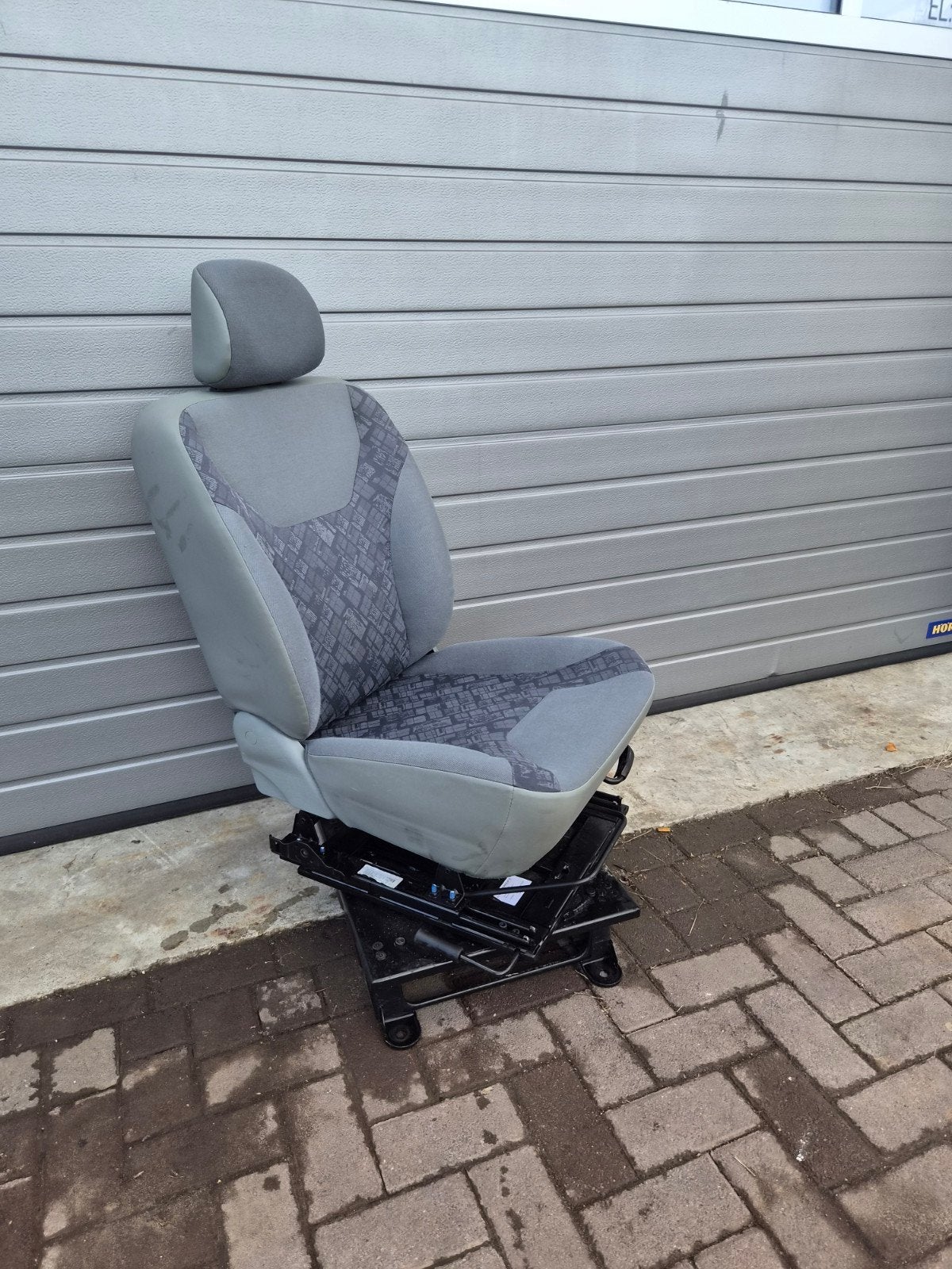 VIVARO - TRAFIC - PRIMASTAR DRAAIBARE BIJRIJDERSSTOEL STOEL, Ophalen of Verzenden, Nissan
