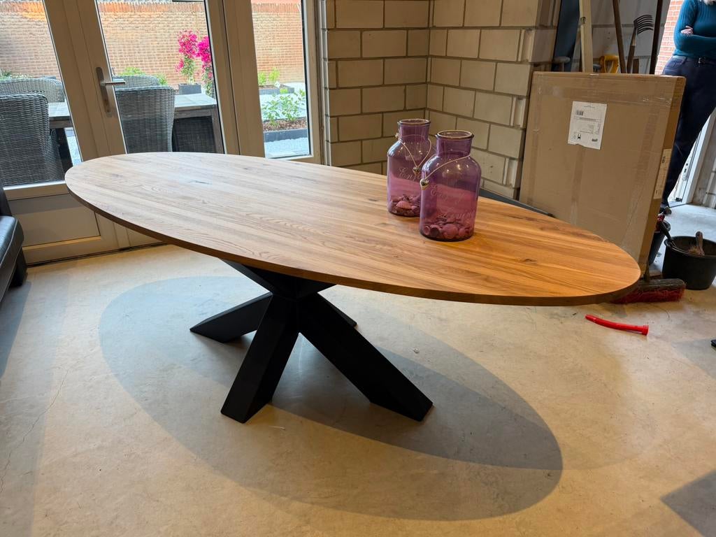 Ovale eiken eettafel nieuw, Eikenhout, Vijf personen of meer, Modern, Ovaal
