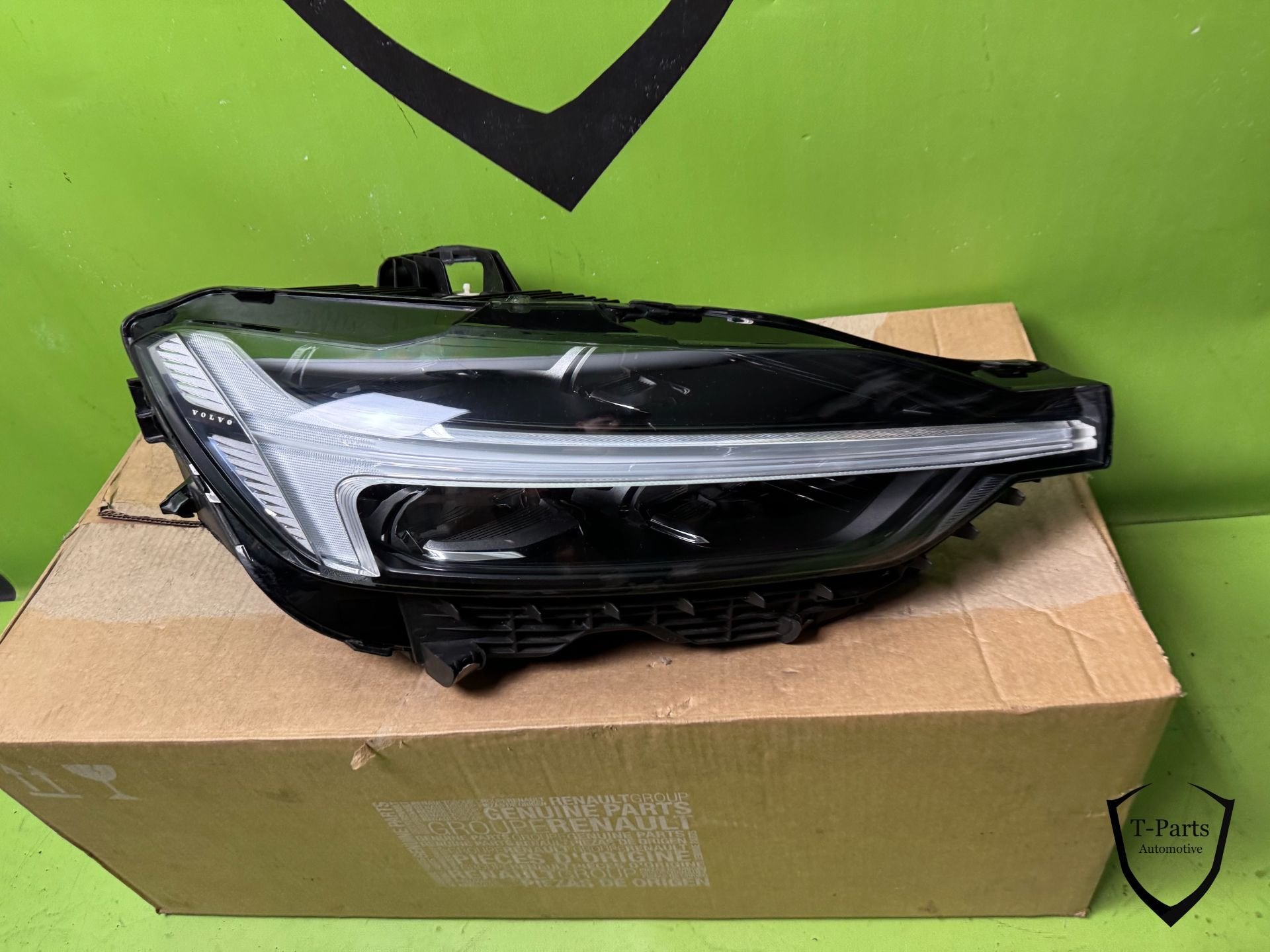 volvo XC60 koplamp rechts lamp 32404710, Gebruikt, Gunnar Engellaus vag 8
405 31  Gothenburg, SE, Info@volvocars.com, Ophalen of Verzenden