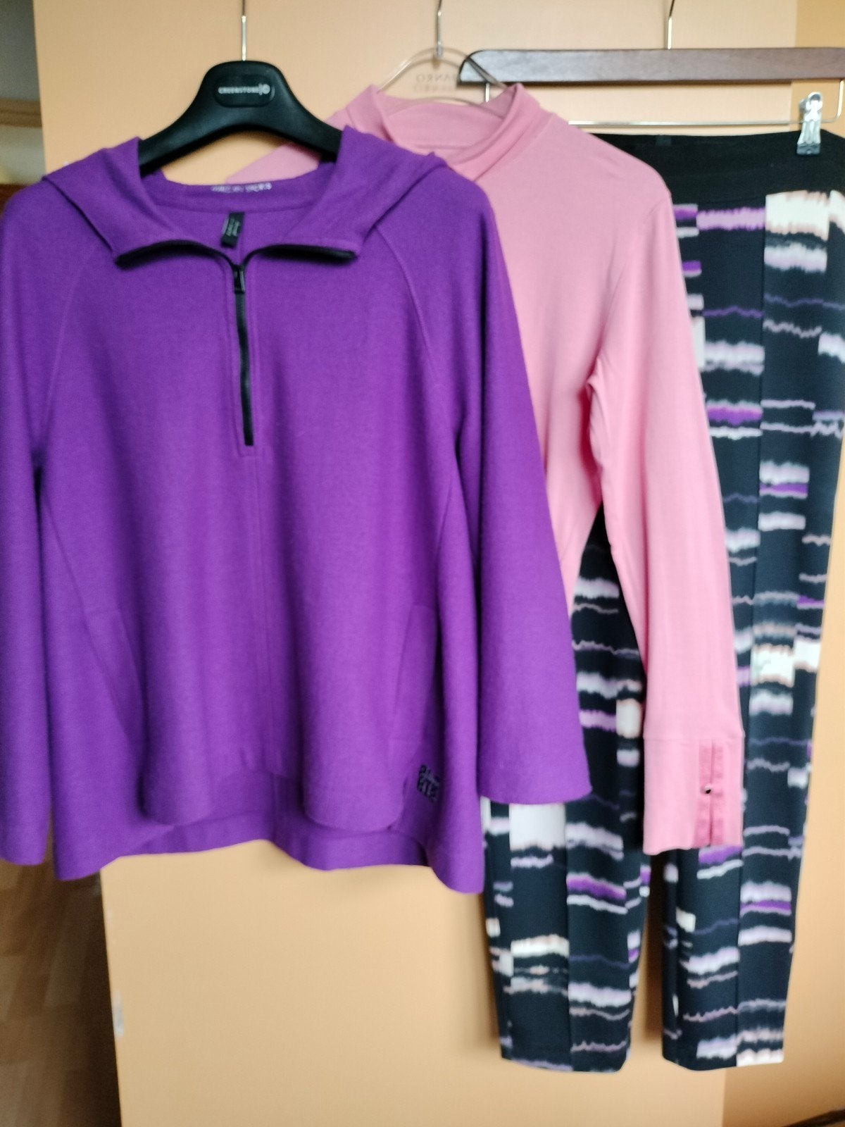 Marc Cain set: Scuba Jersey broek, wollen hoody, top met col, Kleding | Dames, Marc Cain, Paars, Maat 42/44 (L), Ophalen of Verzenden