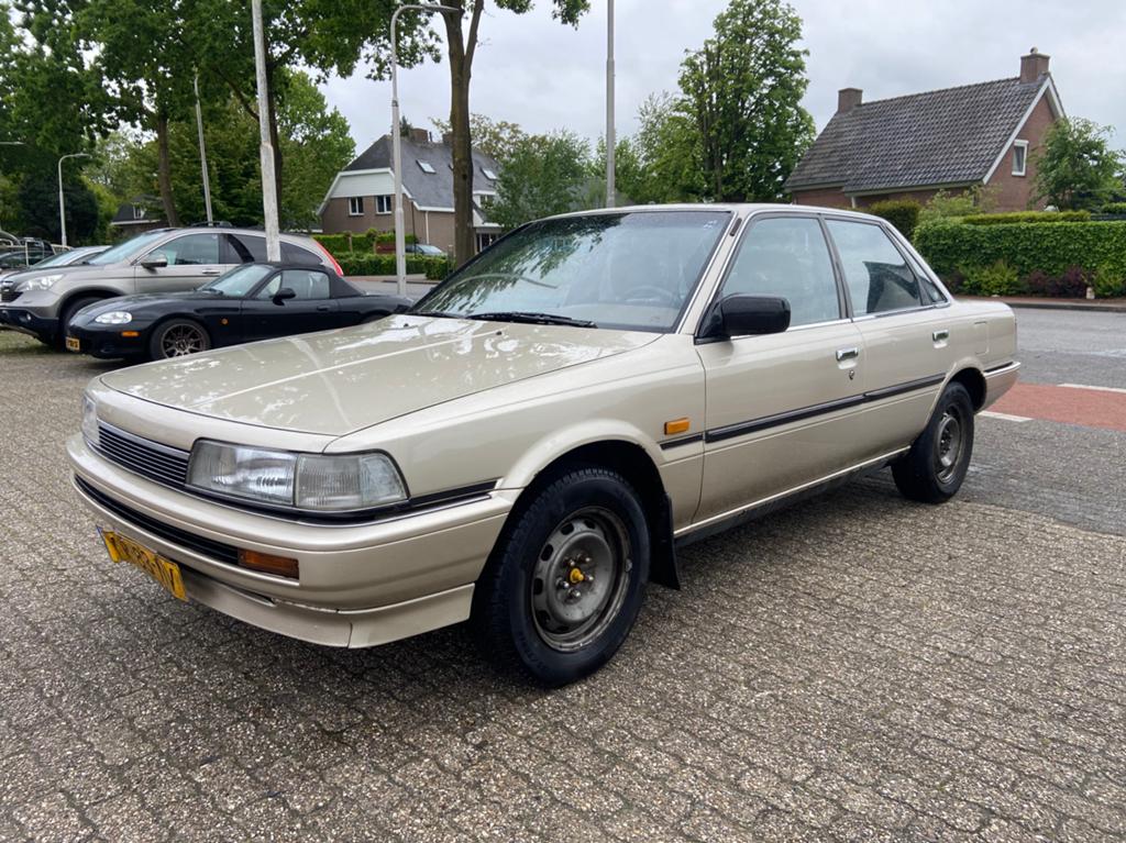 Toyota Camry 2.0 XLI 1987 - Airco - APK tot DEC 2027, Voorwielaandrijving, 1998 cc, Stof, Beige