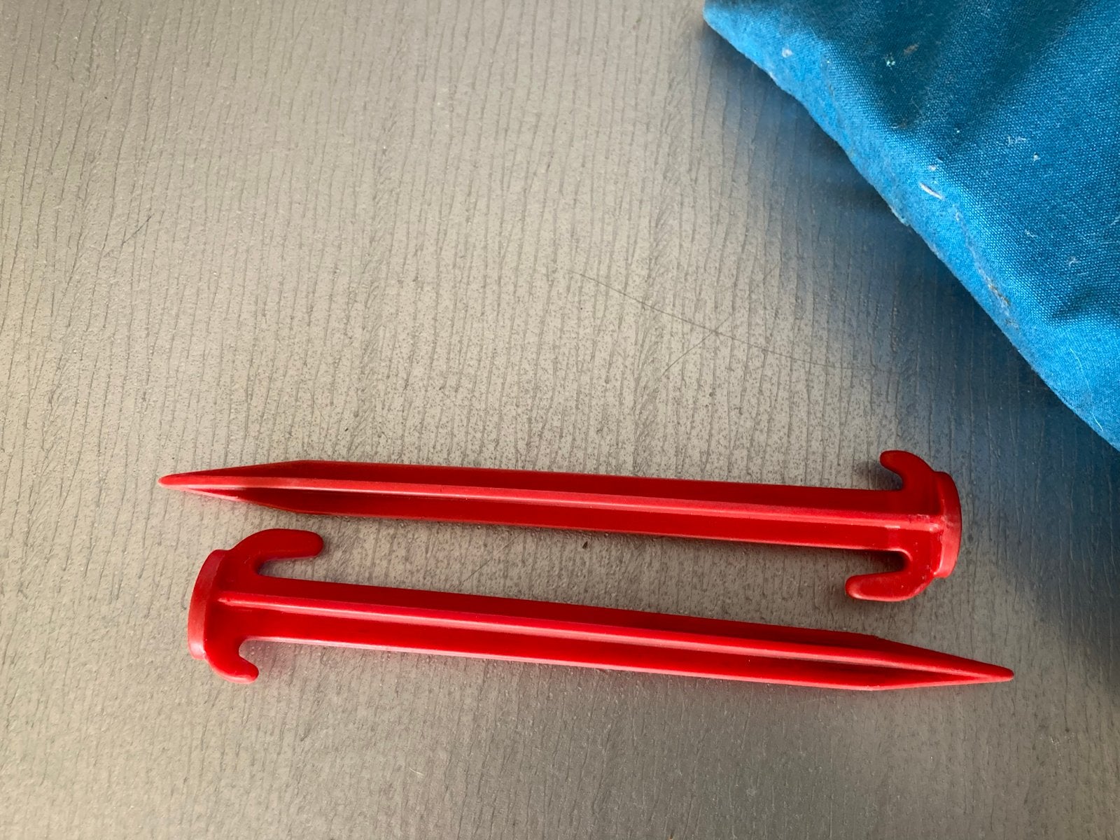 Kunststof Haringen 48 Stuks 19 cm met Zak, Ophalen of Verzenden, Gebruikt