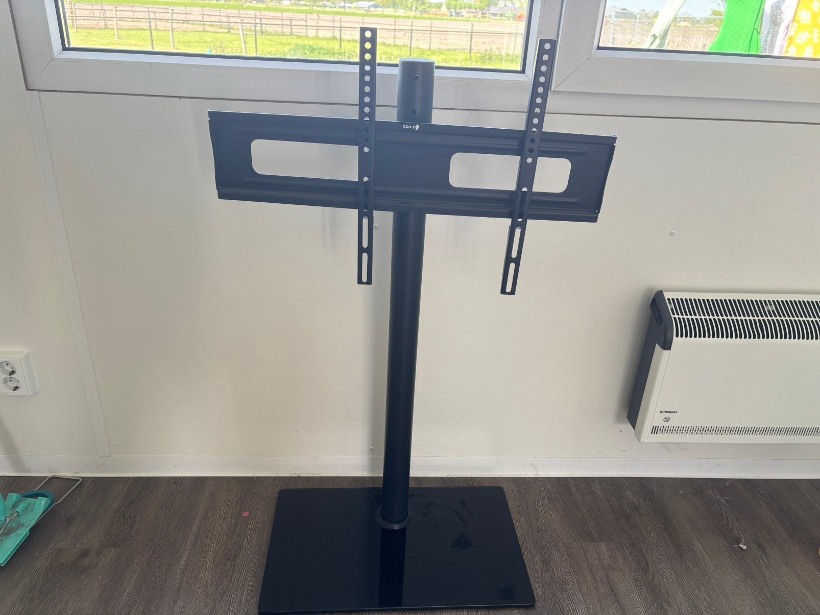 Verstelbare TV voet ., Audio, Tv en Foto, Televisiebeugels, Ophalen, Zo goed als nieuw