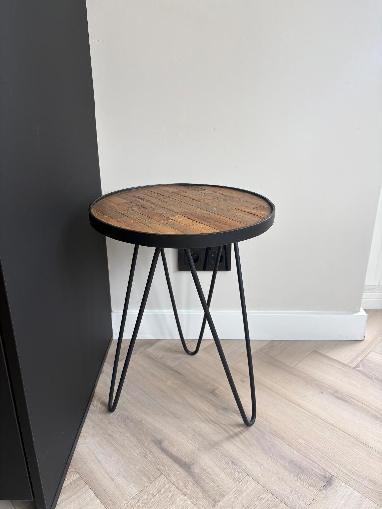 Bijzettafel, Huis en Inrichting, Tafels | Bijzettafels, Minder dan 55 cm, Rond, Zo goed als nieuw, Ophalen