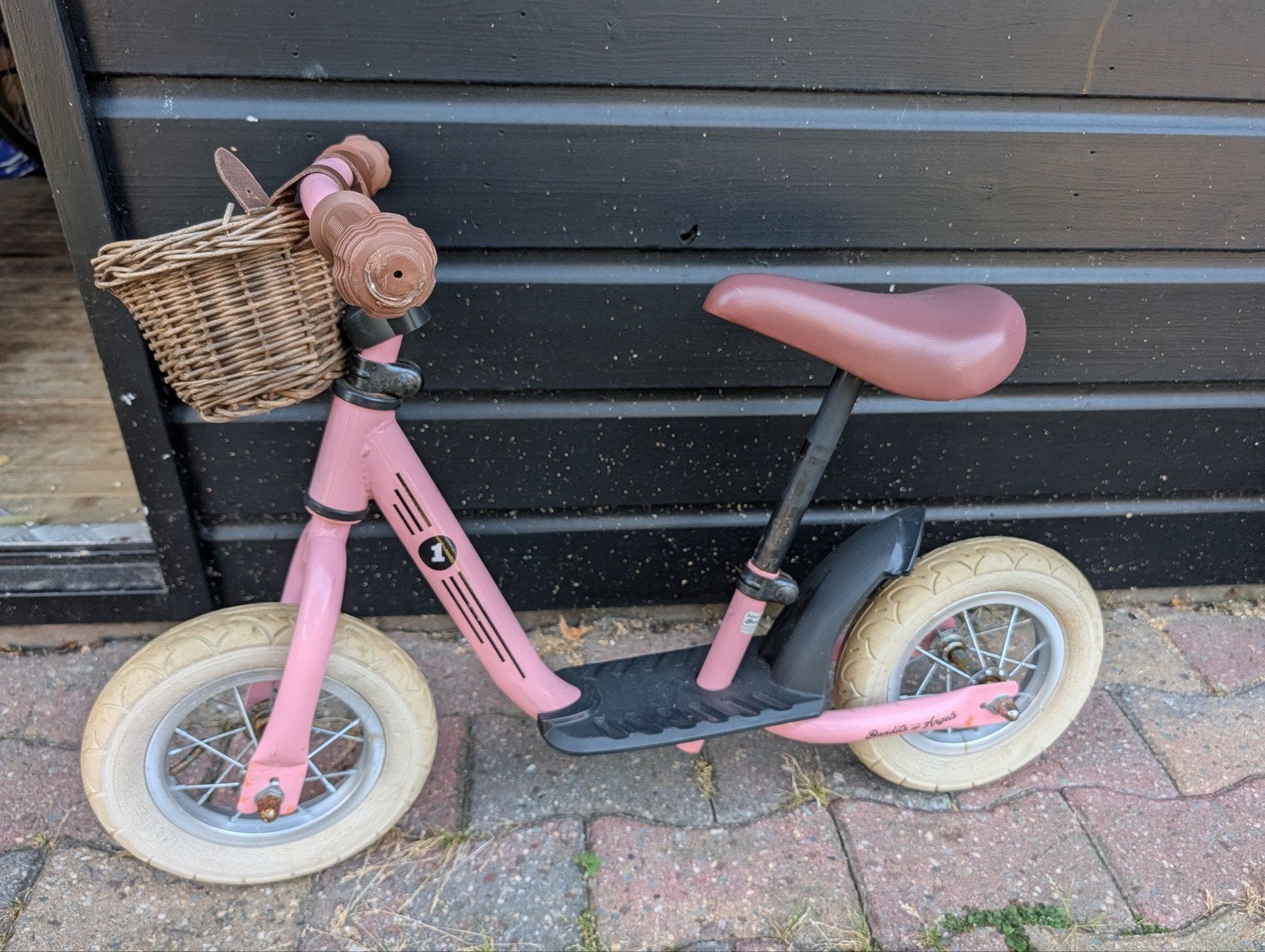 Roze loopfiets met mandje, Ophalen of Verzenden, Gebruikt, Minder dan 16 inch