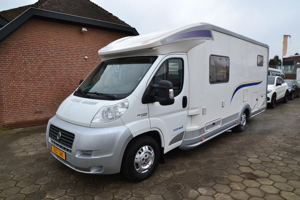 Eura Mobil Terrestra TT 700 EB - Airco - Navi+Camara - Lengt, Ringverwarming, Heiberg
5504PA  Veldhoven, NL, 7 tot 8 meter, Info@selectcars.nl