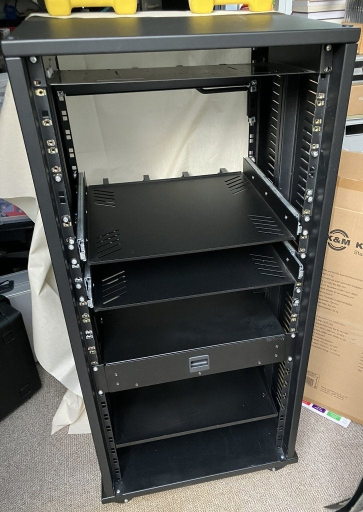 Thon 19 inch Rack op wielen 24U, Ophalen, Gebruikt, Overige instrumenten