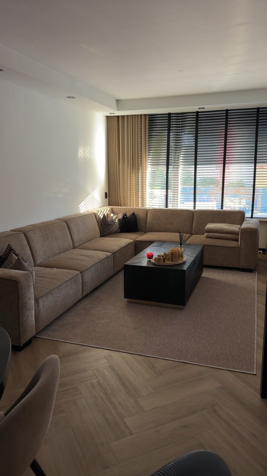 Grote beige hoekbank, zo goed als nieuw, Ophalen, 100 tot 125 cm, Hoekbank, 300 cm of meer