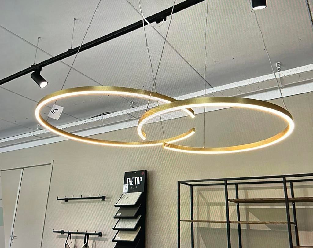 Moderne LED Hanglamp Tidone M en XL- Mat Goud, Nieuw in Doos, Ophalen of Verzenden, Nieuw, Metaal, Modern