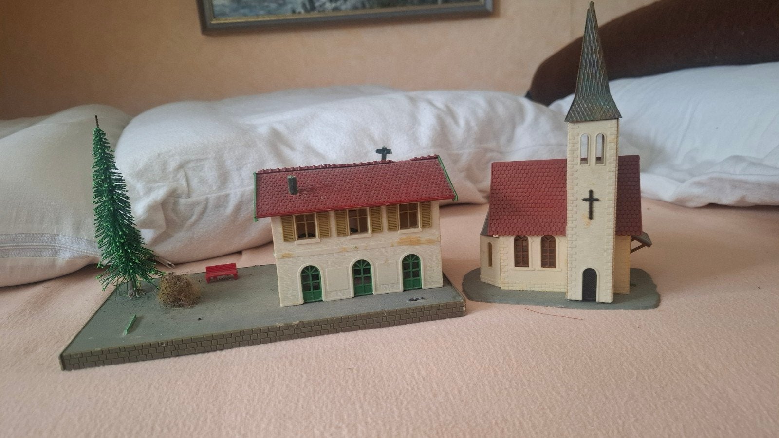 HO STATION met KERK, Overige merken, Gebruikt, Gelijkstroom of Wisselstroom, Brug, Tunnel of Gebouw