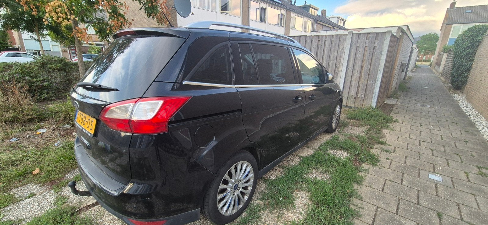 Ford Grand C-Max 1.6 Tdci 85KW 2014 Zwart, Auto's, Voorwielaandrijving, Stof, Zwart, 4 cilinders