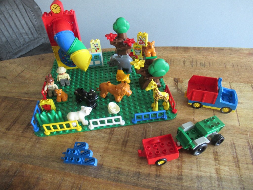 Duplo dierentuin met wilde dieren en grote groene plaat, Kinderen en Baby's, Speelgoed | Duplo en Lego, Ophalen of Verzenden, Zo goed als nieuw