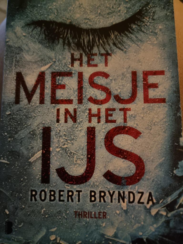 Boek Meisje in het ijs, Boeken, Ophalen of Verzenden, Gelezen