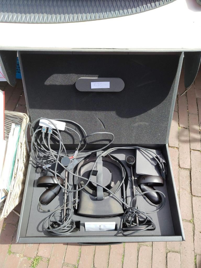 Oculus Rift CV1 VR-headset met USB Hub - Gebruikt, Spelcomputers en Games, Virtual Reality, Gebruikt, Pc, VR-bril, Ophalen of Verzenden