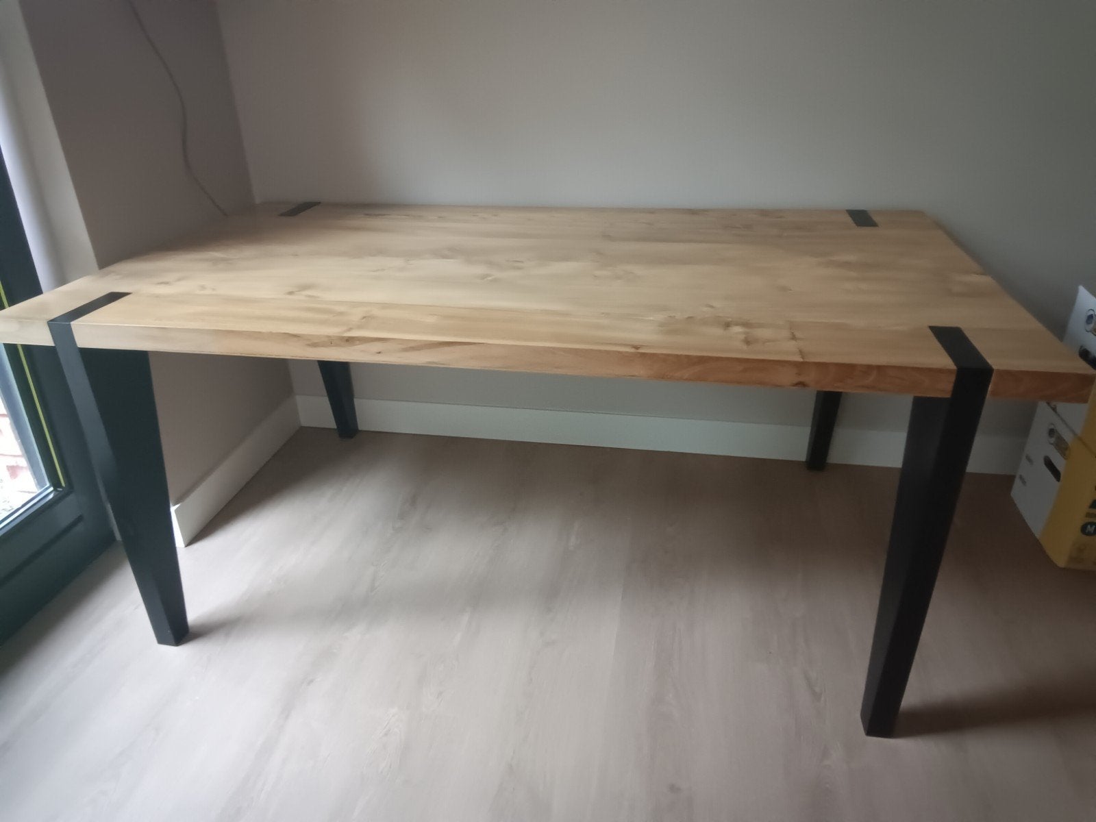 Unieke eettafel, 6 pers. Gewaterd Iepenhout, Ophalen, 100 tot 150 cm, Zo goed als nieuw, Vijf personen of meer