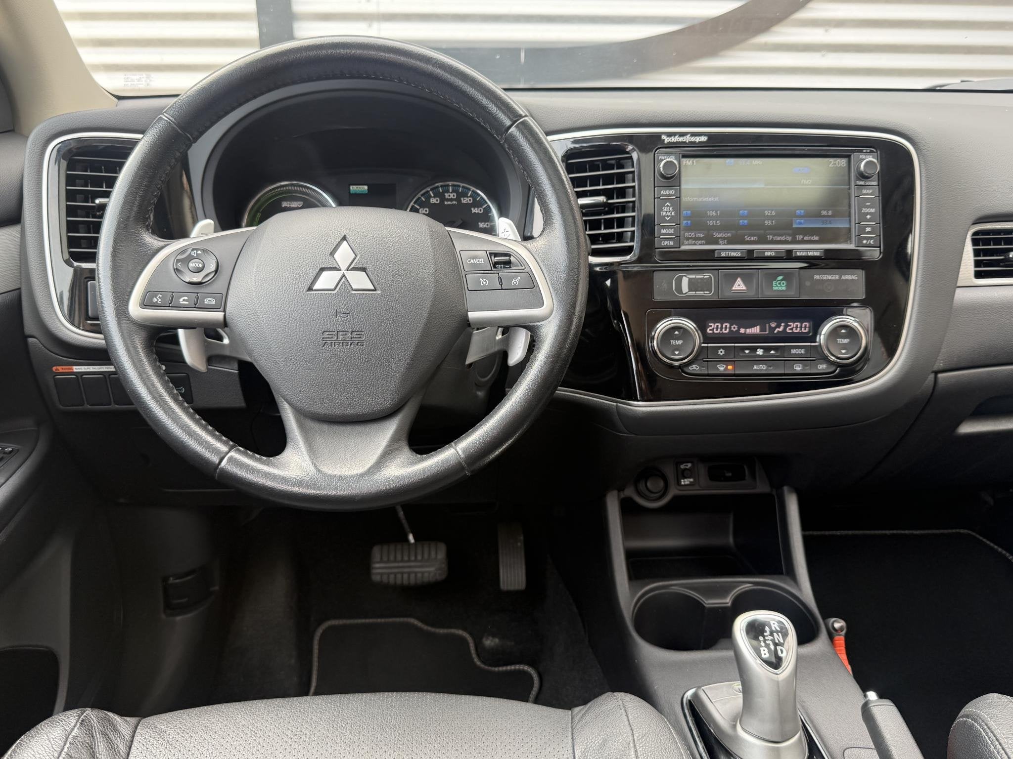 Mitsubishi Outlander 2.0 PHEV instyle 2e Eigenaar|Pano|Camer, Auto's, 1998 cc, Euro 6, 4 cilinders, Zwart