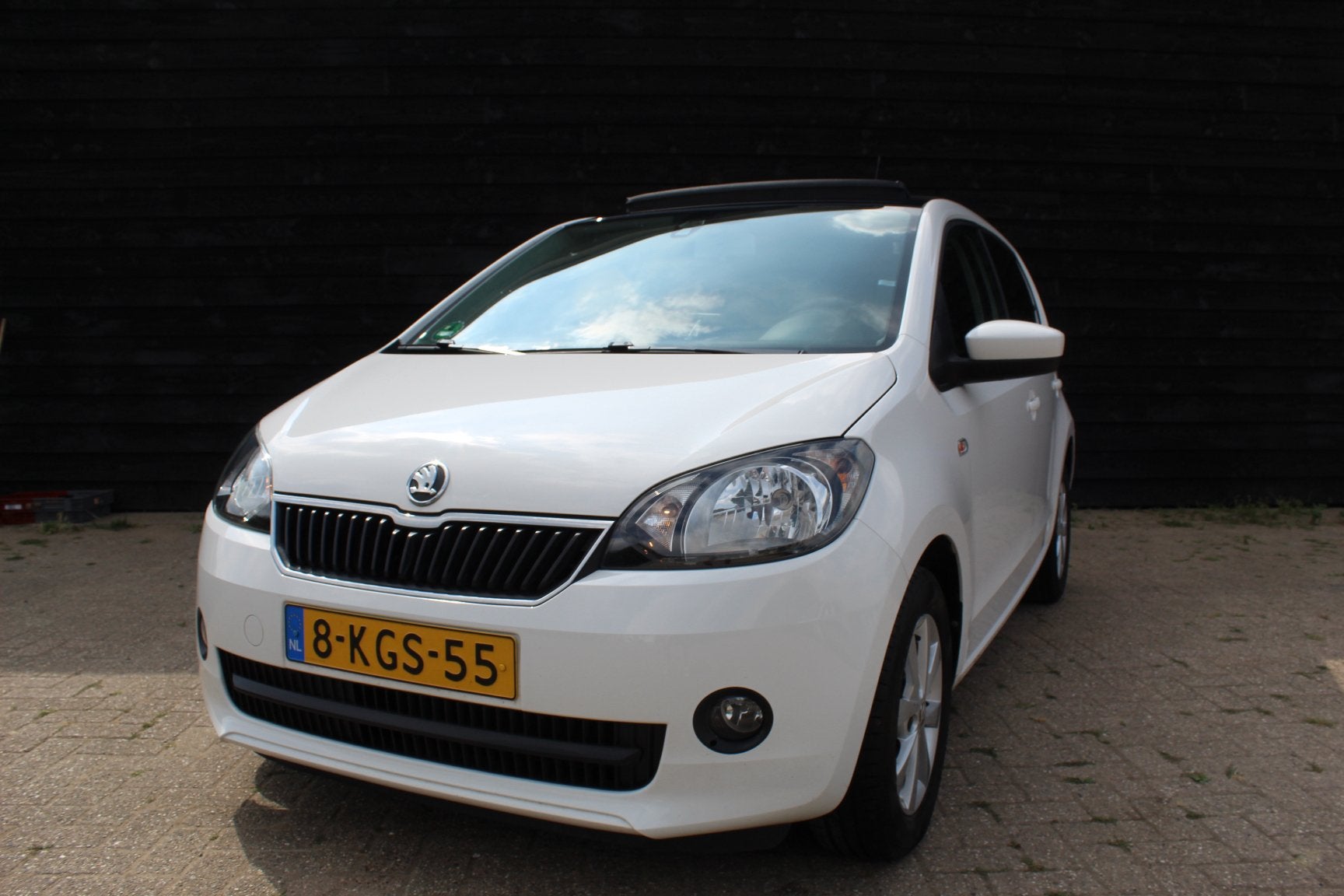 Škoda Citigo 1.0 Arctic Automaat | Schuif-/kanteldak | Navi, Auto's, Skoda, Stof, 74 pk, Zwart, 4 stoelen