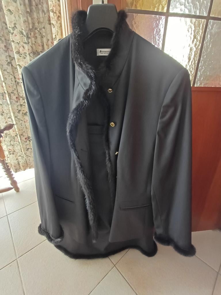 Elegant zwart mantelpak met echt bont - Antoinette, Ophalen