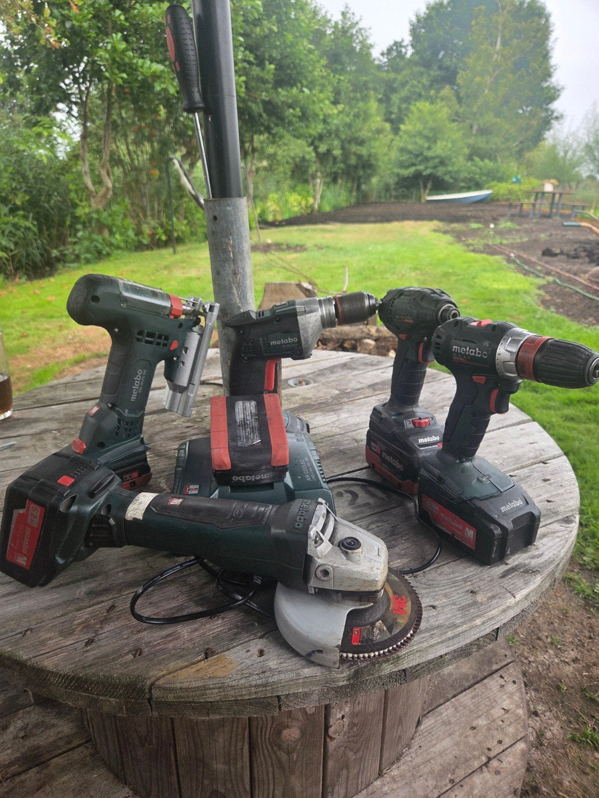 set van 5  metabo machines plus oplader, met extra batterij, Ophalen of Verzenden, Gebruikt, Boor- en Schroefmachine