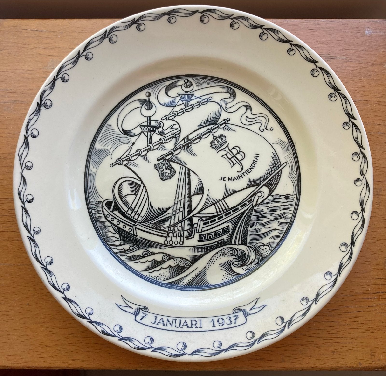 Petrus Regout Herdenkingsbord Juliana & Bernhard 1937, Antiek en Kunst, Ophalen