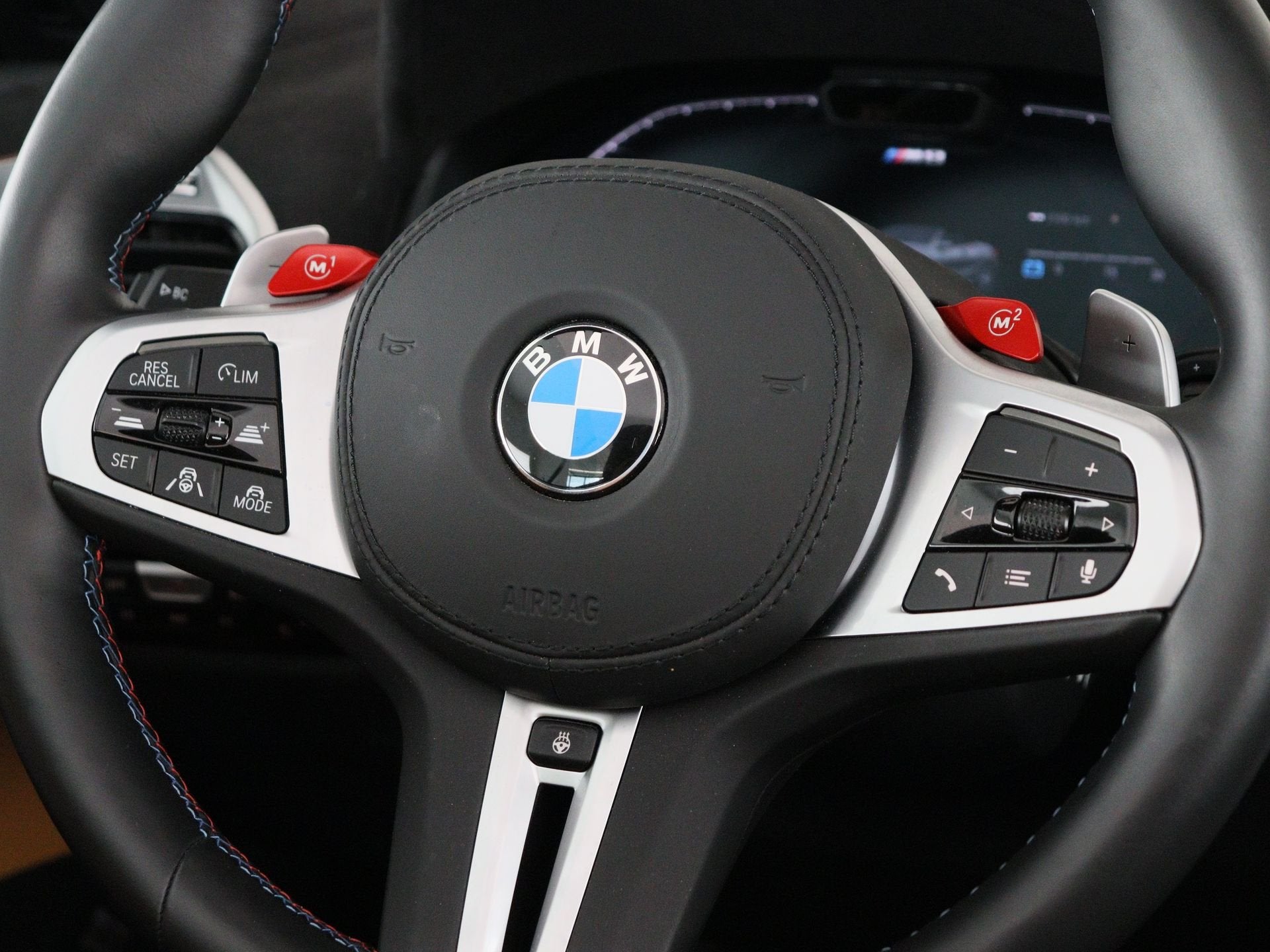 BMW M8 Cabrio (bj 2025, automaat), Automaat, Dealer onderhouden, Gebruikt, Vierwielaandrijving