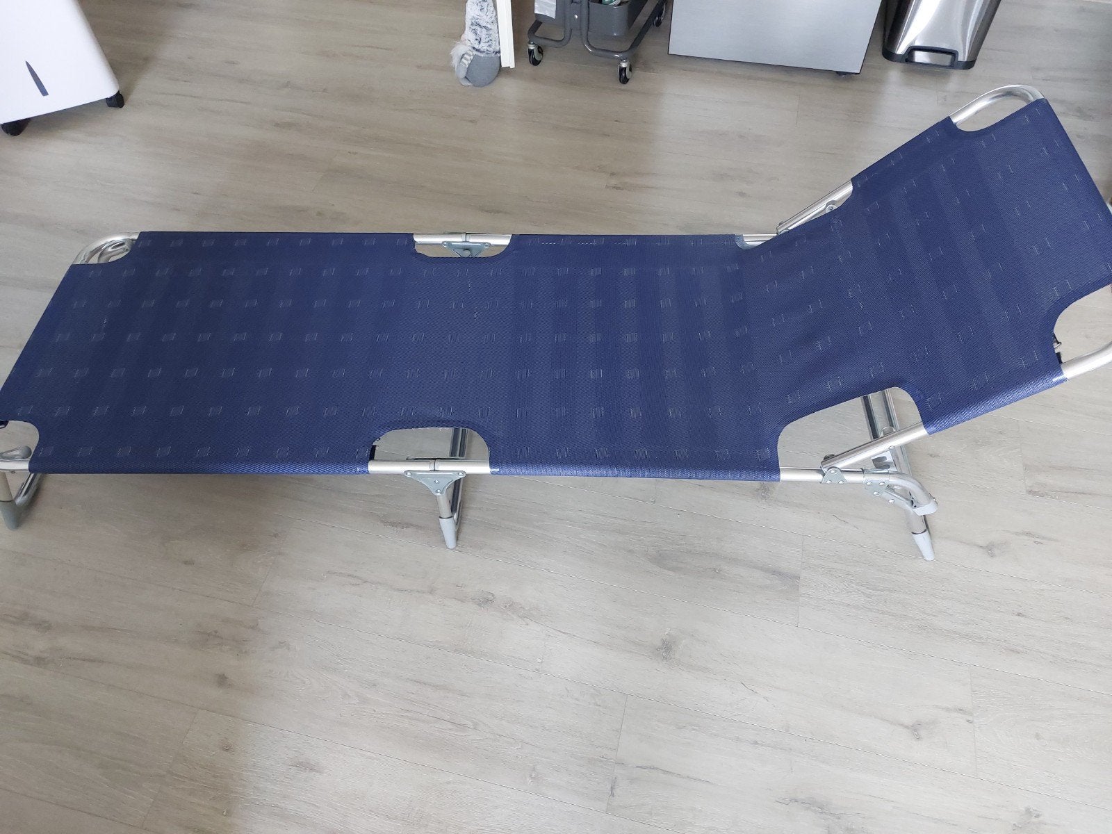 Opvouwbaar campingbed / ligstoel, Ophalen