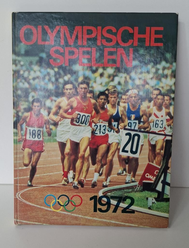 Olympische spelen boek München 1972 - verzamelalbum, Boeken, Ophalen, Gelezen, Sport, Hobby en Vrije tijd