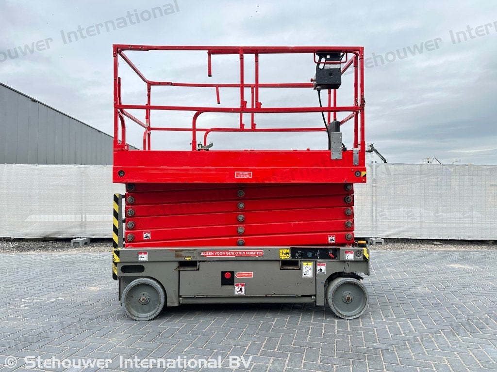 Haulotte Compact 14 hoogwerker schaarhoogwerker (bj 2014), Haulotte G, Haulotte@haulotte.com, Rue Émile Zola CS 30045
42420  Lorette, FR