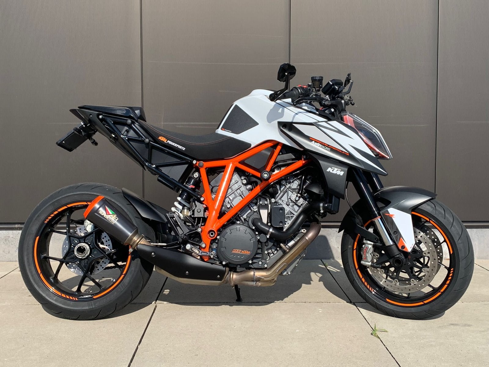 KTM Superduke 1290 R - 2019 - In topconditie., 2 cilinders, Sportuitlaat, Occasion, Motorrijbewijs A