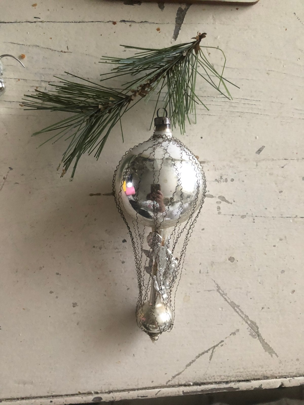 Oude kerstbal met poezië plaatje engeltje, Diversen, Kerst, Ophalen of Verzenden, Gebruikt