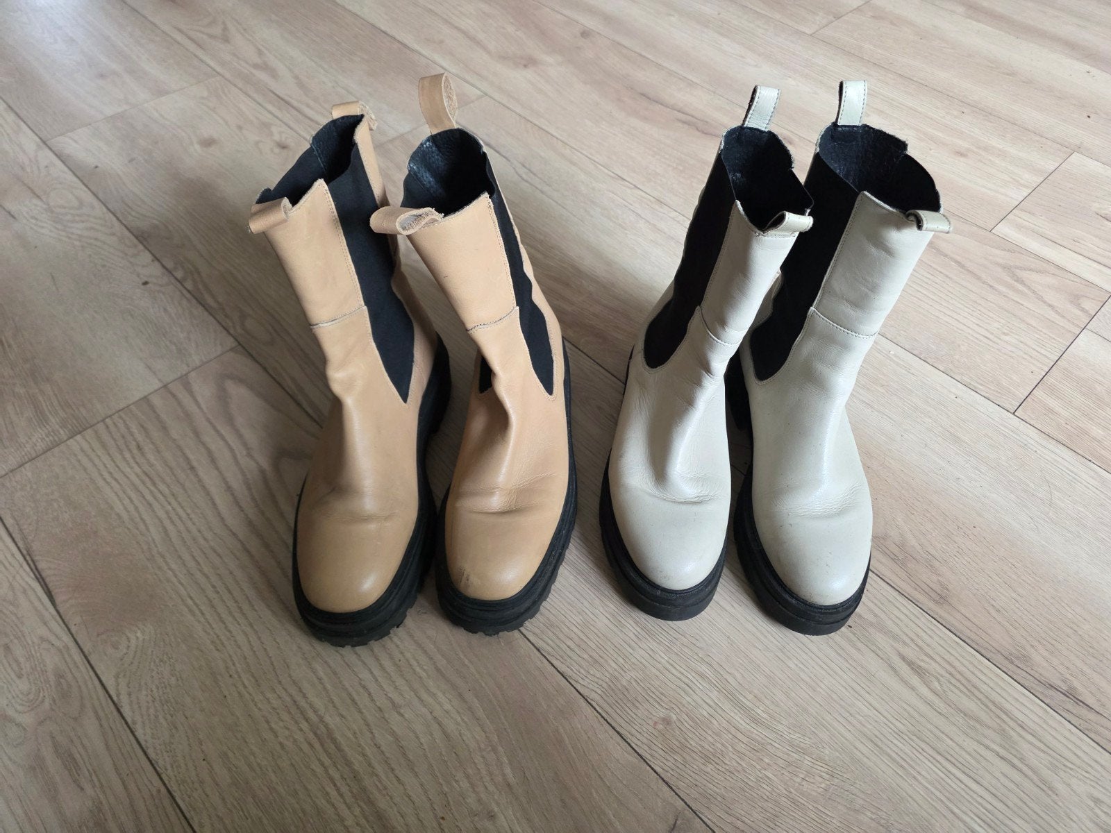 Stijlvolle beige en crème leren laarzen - maat 42, Ophalen, Beige, Lage of Enkellaarzen, Zo goed als nieuw