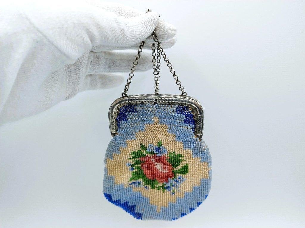 Zilveren beursbeugel met kralentas, 1840
