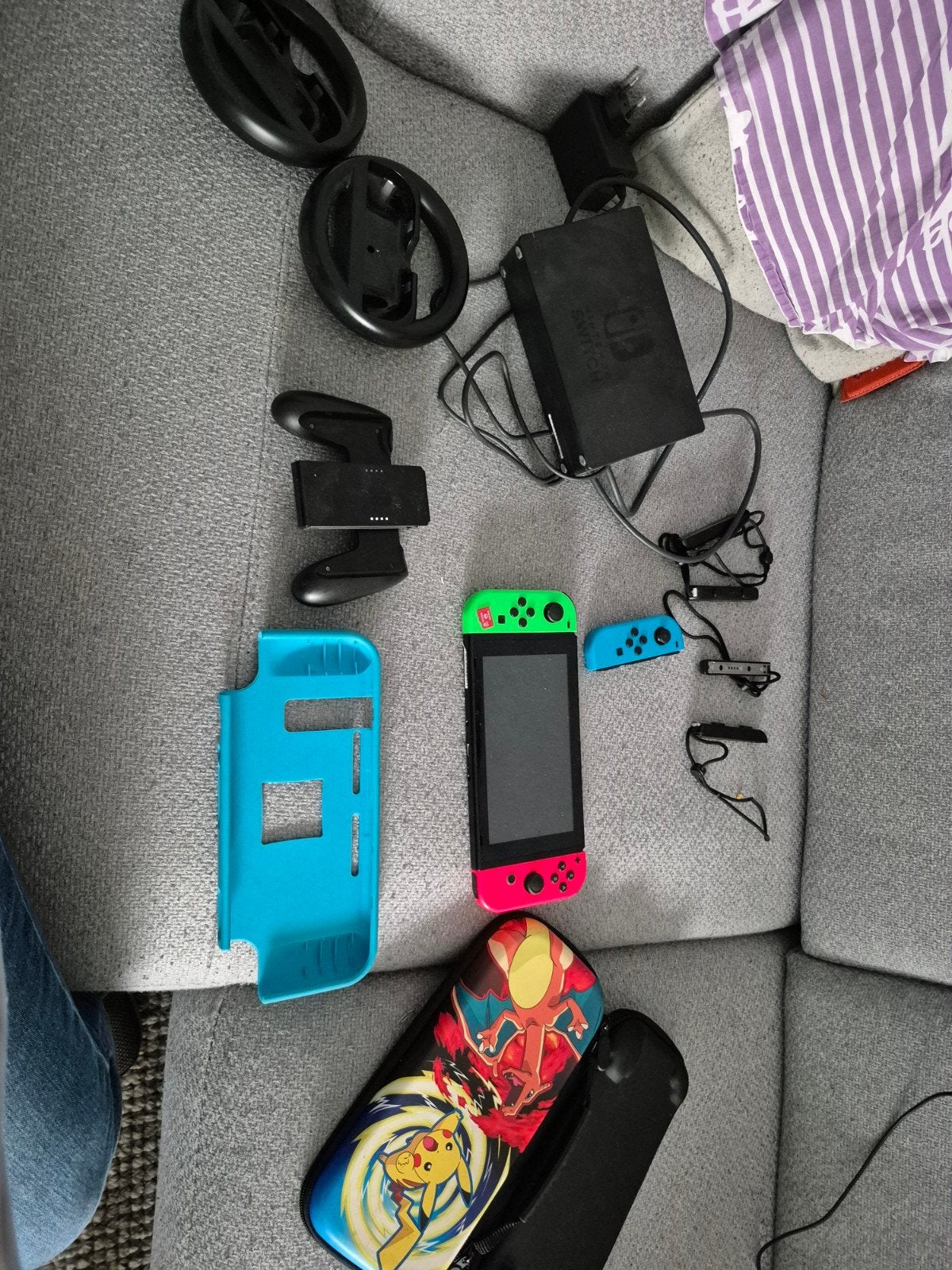 Nintendo Switch met SD kaart en accessoires, Ophalen