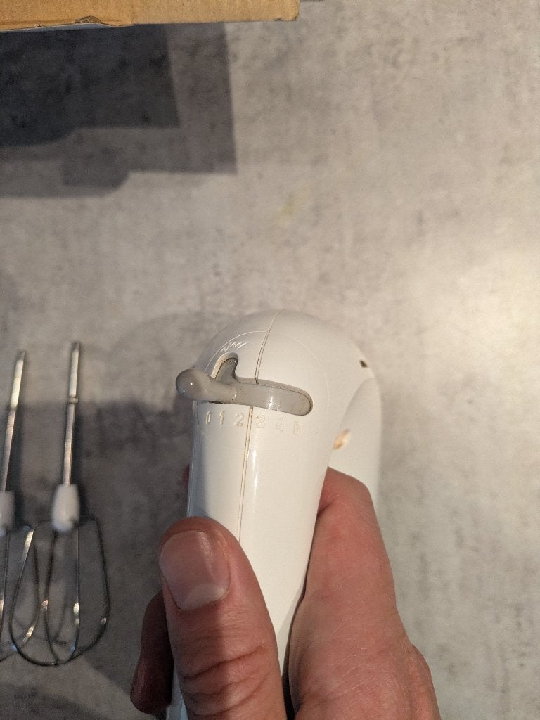 Moulinex Easymax Handmixer 200W met 5 snelheden, Minder dan 1 liter, Ophalen of Verzenden, Nieuw, 3 snelheden of meer