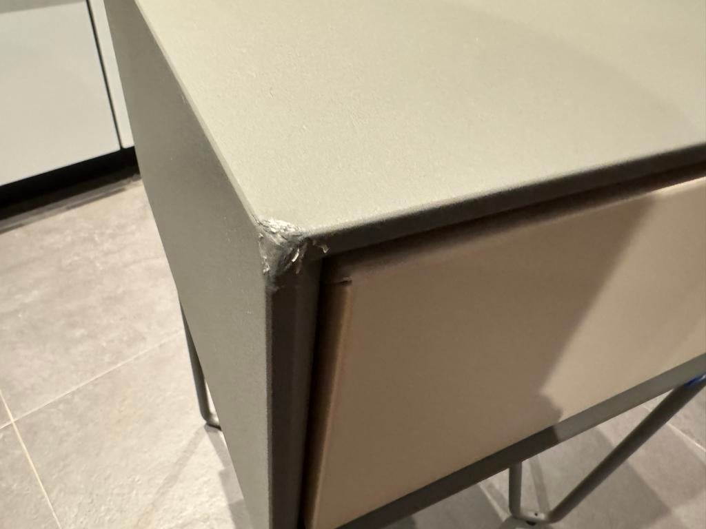 Auping Pixel nachtkastje warm grey/sand beige, Ophalen, Minder dan 45 cm, Metaal of Aluminium, Zo goed als nieuw