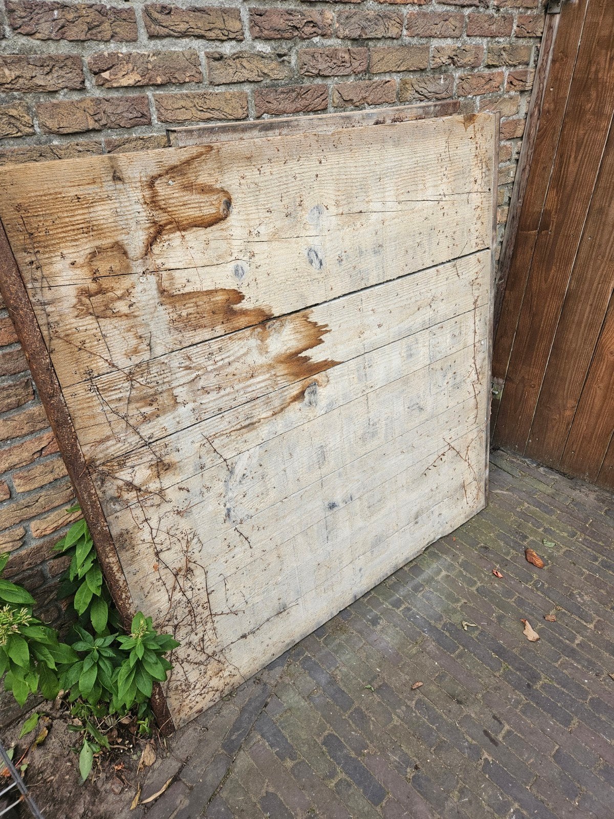 2 gratis steenschotten met gebruikssporen, Ophalen