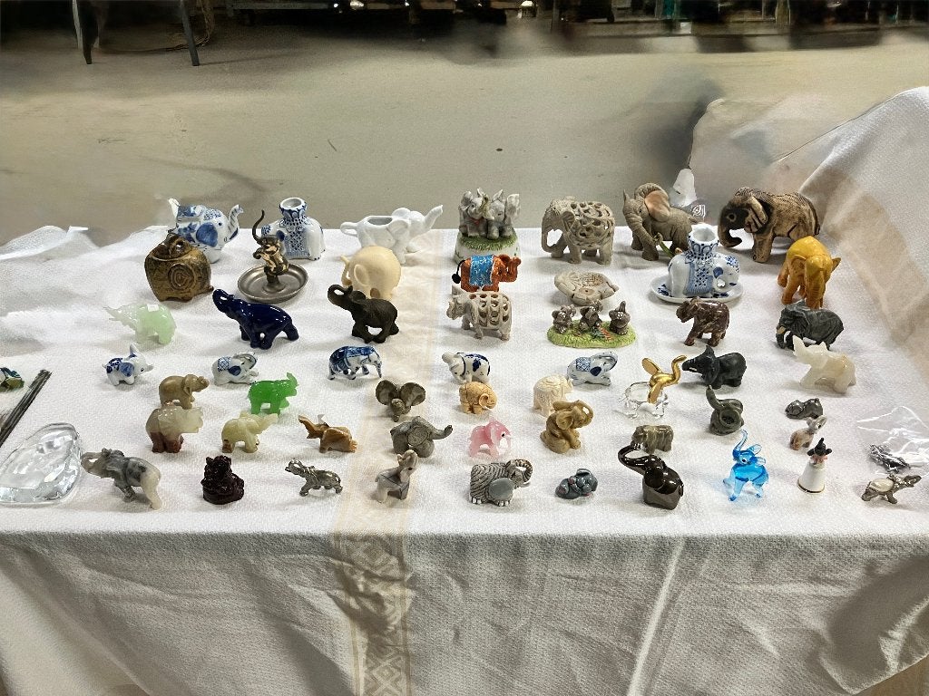 Partij 54 olifanten miniaturen voor hobby en handel, Verzenden, Zo goed als nieuw, Dier