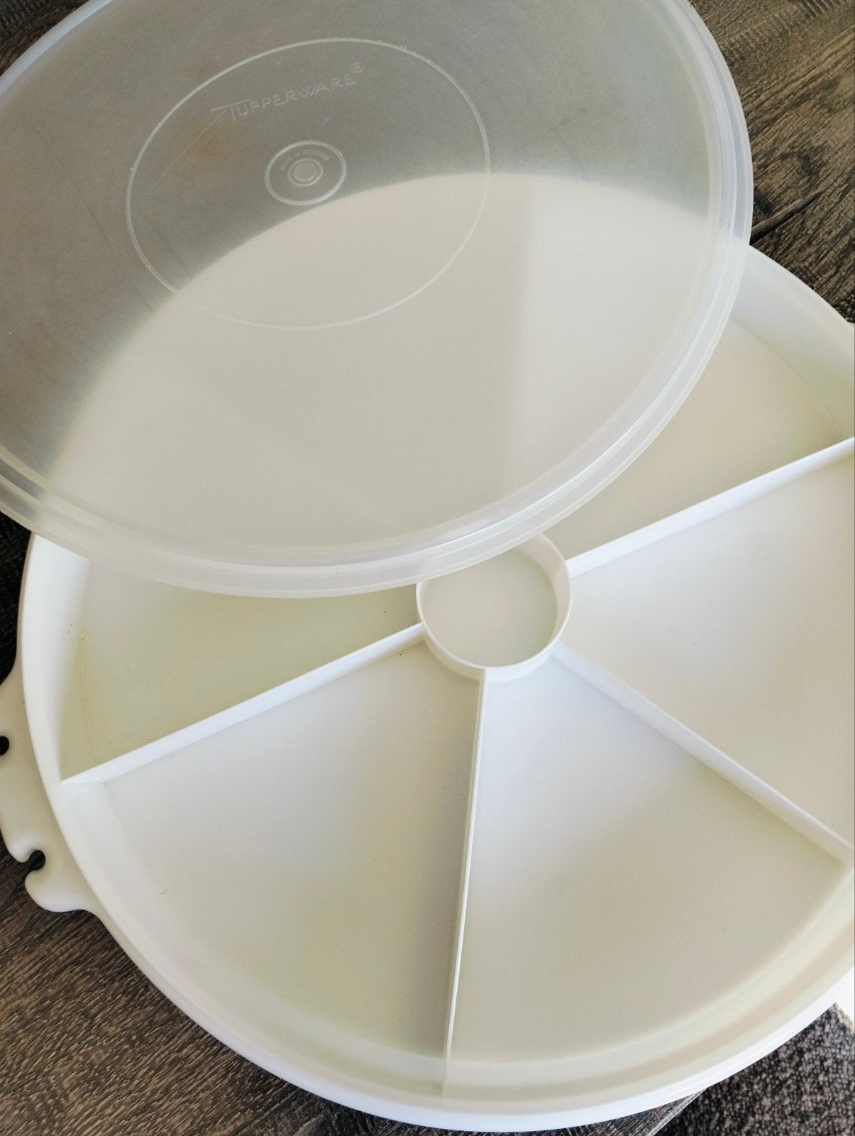 Tupperware Serveerschaal met Vakken en Deksel, Gebruikt, Schaal, Wit, Met compartimenten
