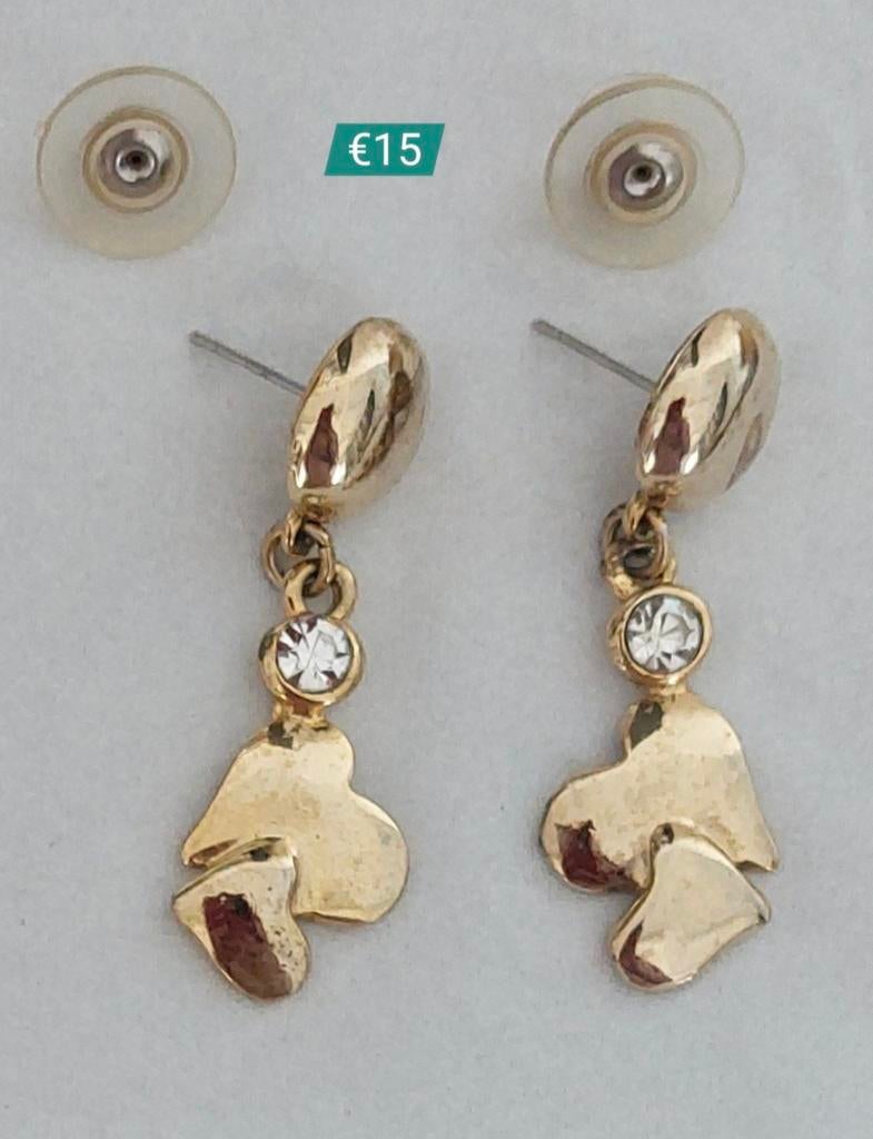 Schattige oorbel voor €15, Sieraden, Tassen en Uiterlijk, Oorbellen, Overige materialen, Overige kleuren, Ophalen of Verzenden