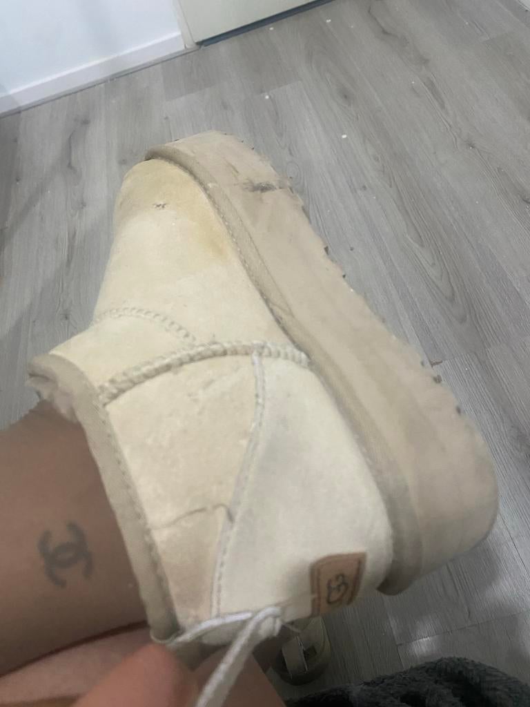 Platform Uggs Laarzen - Beige, Maat 39, Ophalen of Verzenden, Gedragen, Beige, Lage of Enkellaarzen