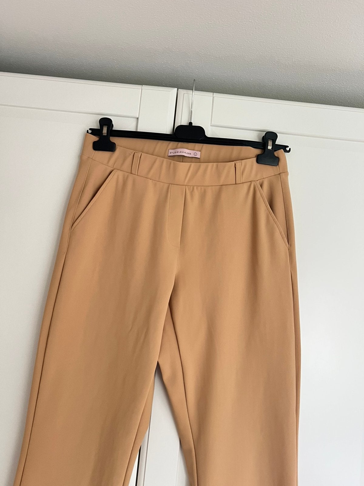 Studio anneloes flair bonded broek L dark sahara travelstof, Kort, Beige, Maat 42/44 (L), Ophalen of Verzenden