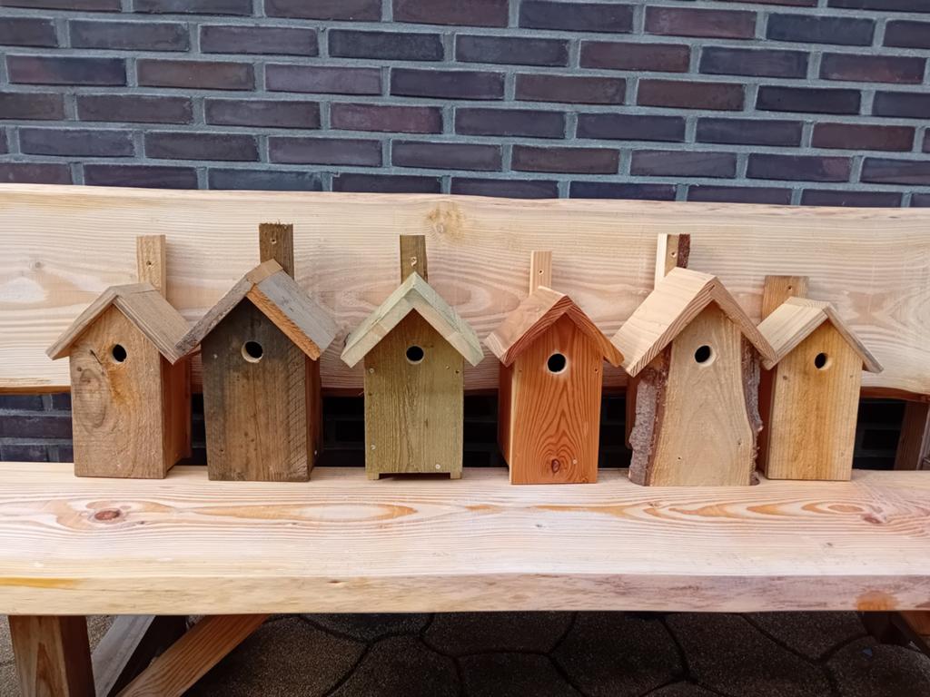 Massief houten vogelhuisje nestkastje pimpelmees koolmees, Dieren en Toebehoren, Verzenden