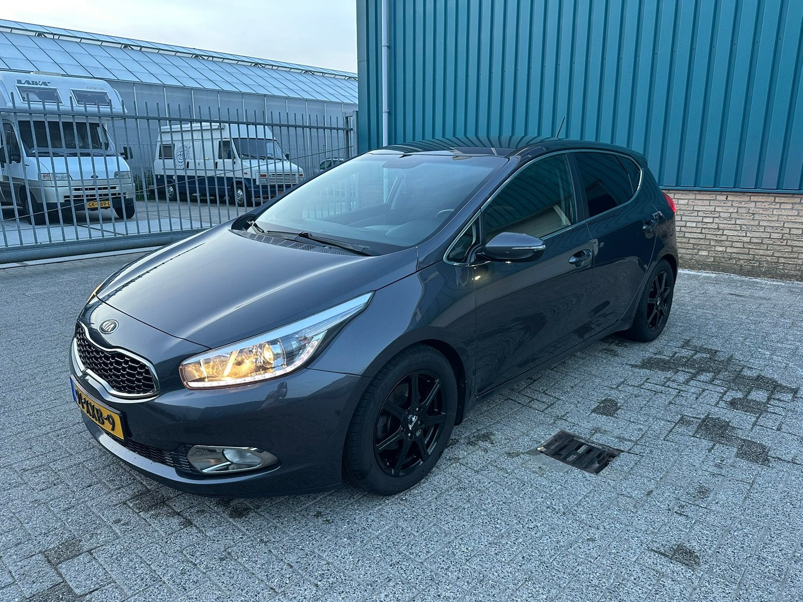 Kia Ceed 1.6 GDI  2012 Grijs, Auto's, 1591 cc, 4 cilinders, Origineel Nederlands, 600 kg