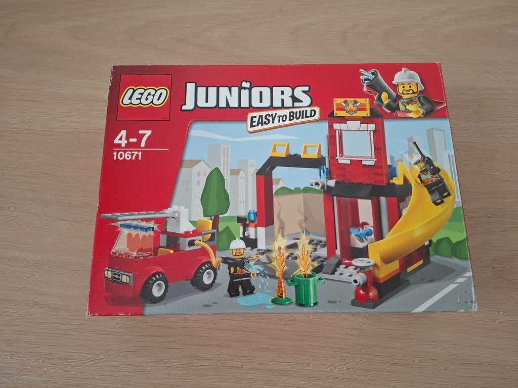 LEGO Juniors Brandweerkazerne 10671 Compleet, Ophalen of Verzenden, Gebruikt, Complete set, Lego
