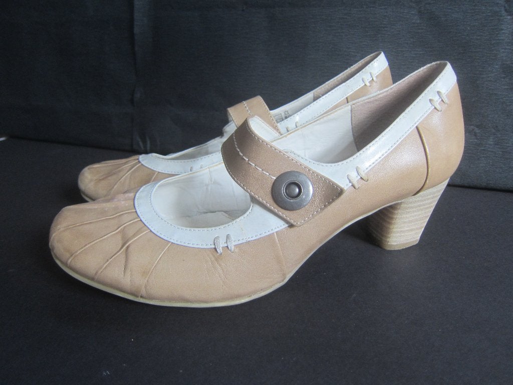 retro dames schoenen wit accent artistiek leder fifties, Pumps, Beige, Ophalen of Verzenden, Zo goed als nieuw