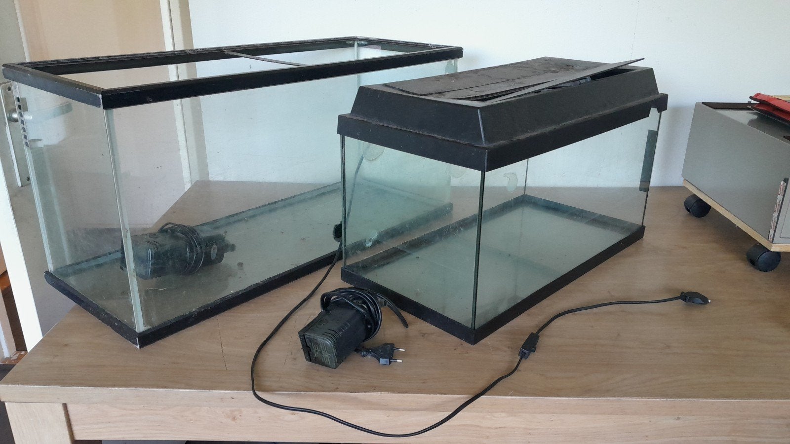 2 aquariums met filters, Ophalen, Gebruikt, Leeg aquarium