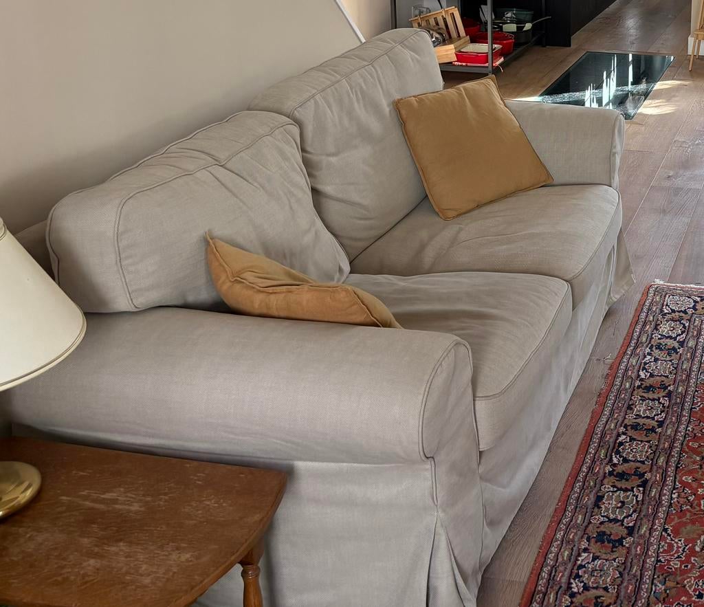Ikea EKTORP bank tweezits beige hoes in zgs. Ophalen., Ophalen, Zo goed als nieuw