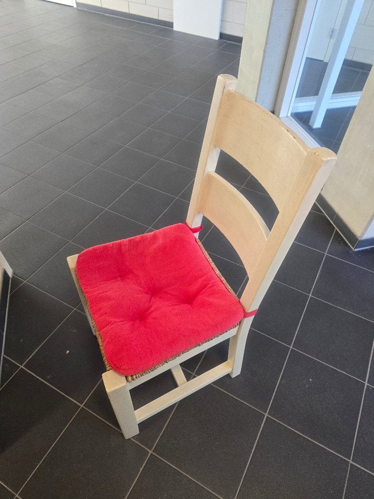 6 witte houten (mat)stoelen, Huis en Inrichting, Stoelen, Gebruikt, Vijf, Zes of meer stoelen, Hout, Riet of Rotan, Stof, Wit