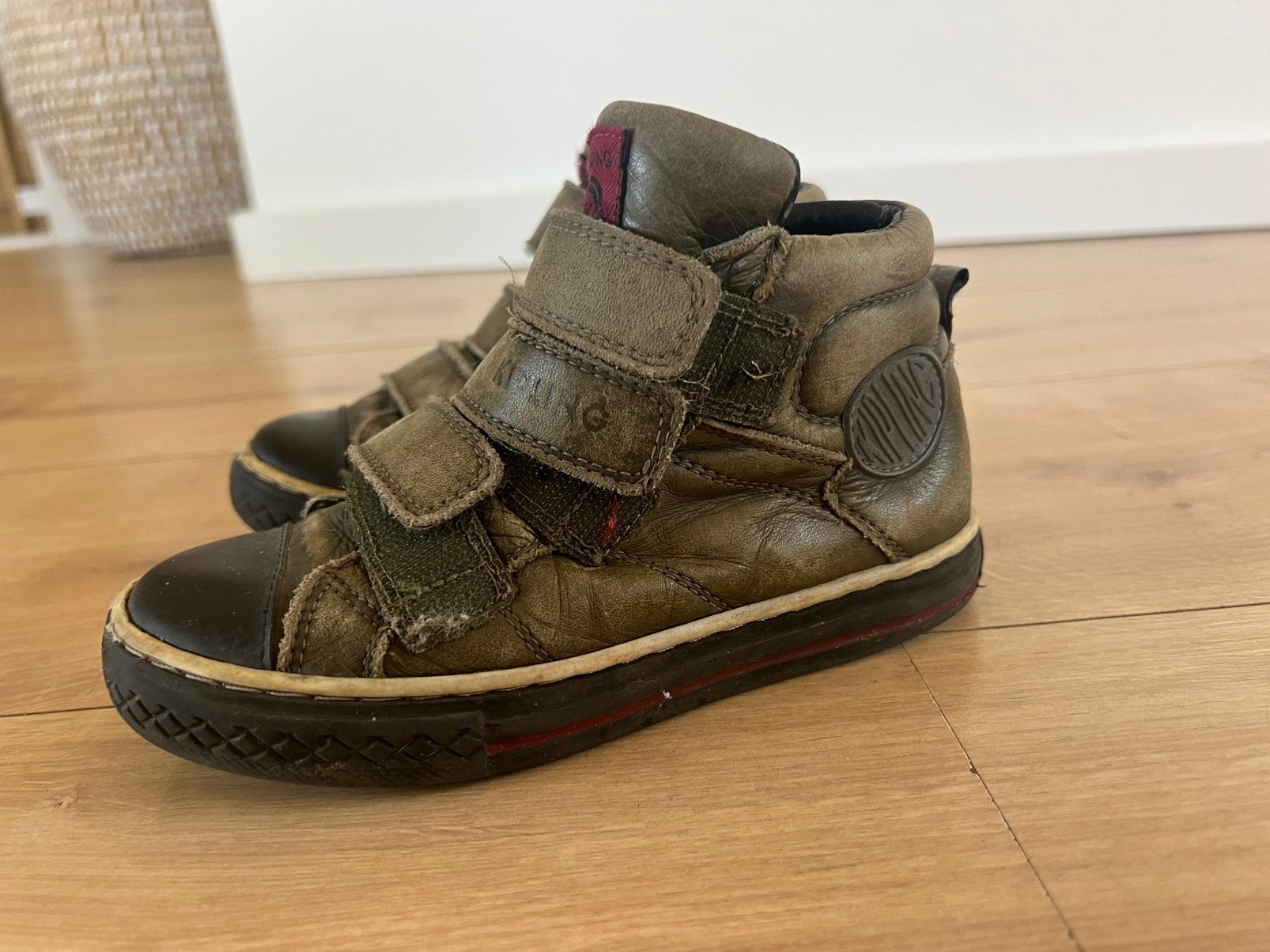 Kipling (28), Schoenen, Ophalen of Verzenden, Zo goed als nieuw, Jongen