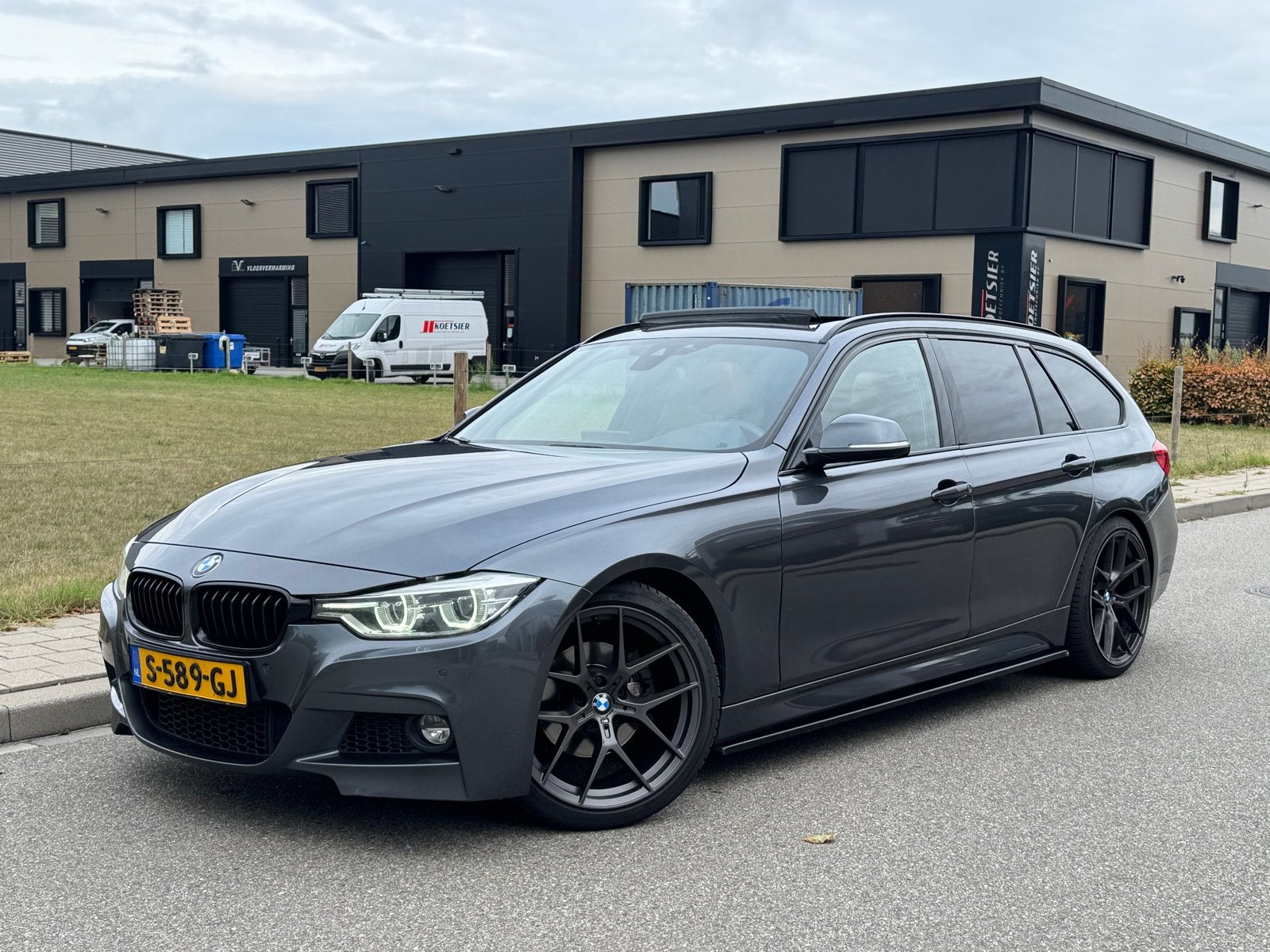BMW 320d volledig M-pakket Aut pano 2016, Automaat, 745 kg, Achterwielaandrijving, Euro 6